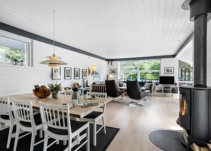 2 Bedroom Beautiful In *