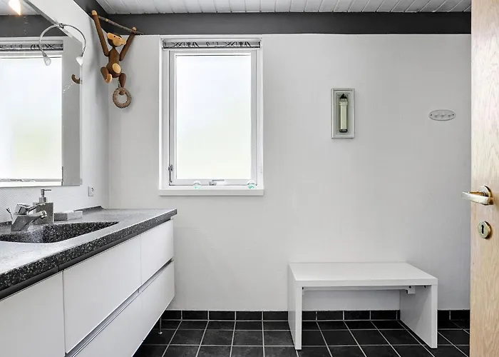 2 Bedroom Beautiful In Jerup